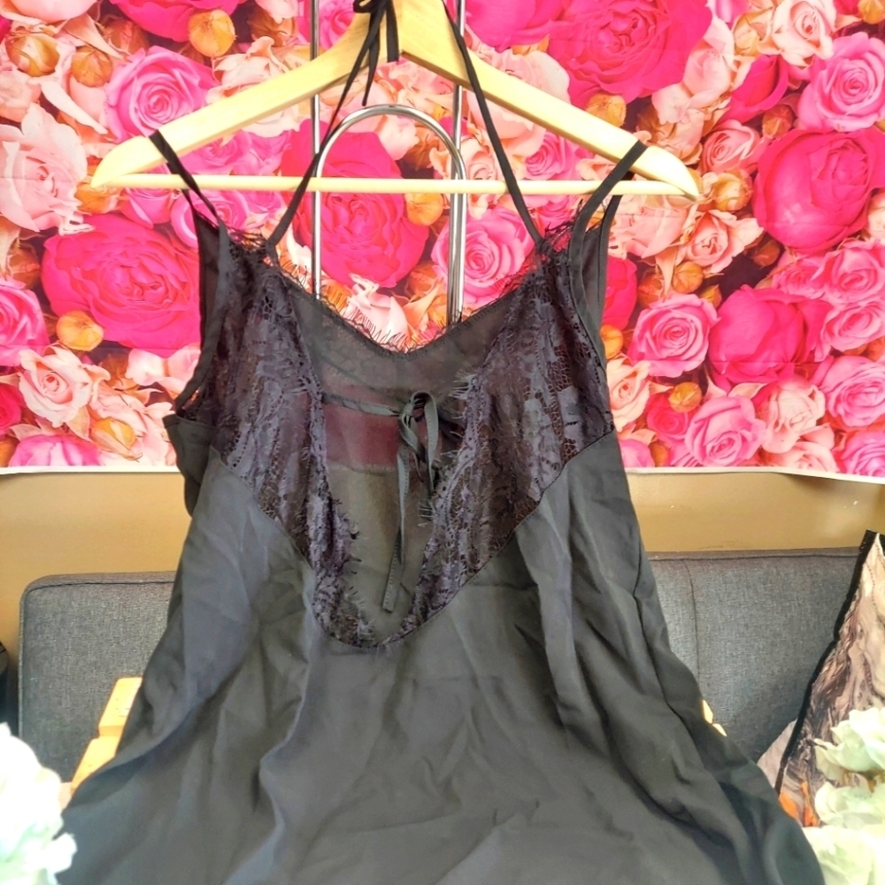 Women's X-Large Black Satin like feel and lace camisole tank.  USED ONCE